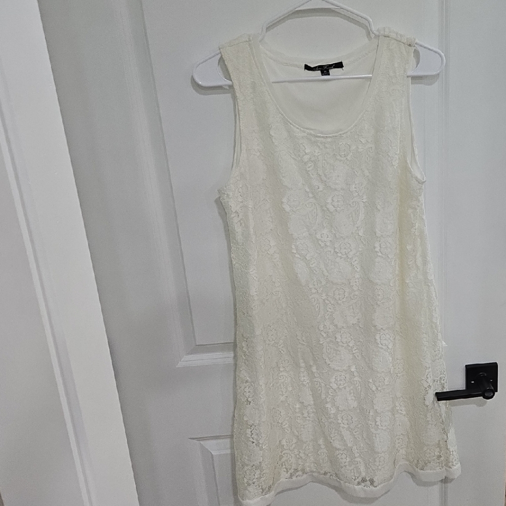 Elegant White Lace Sleeveless Dress